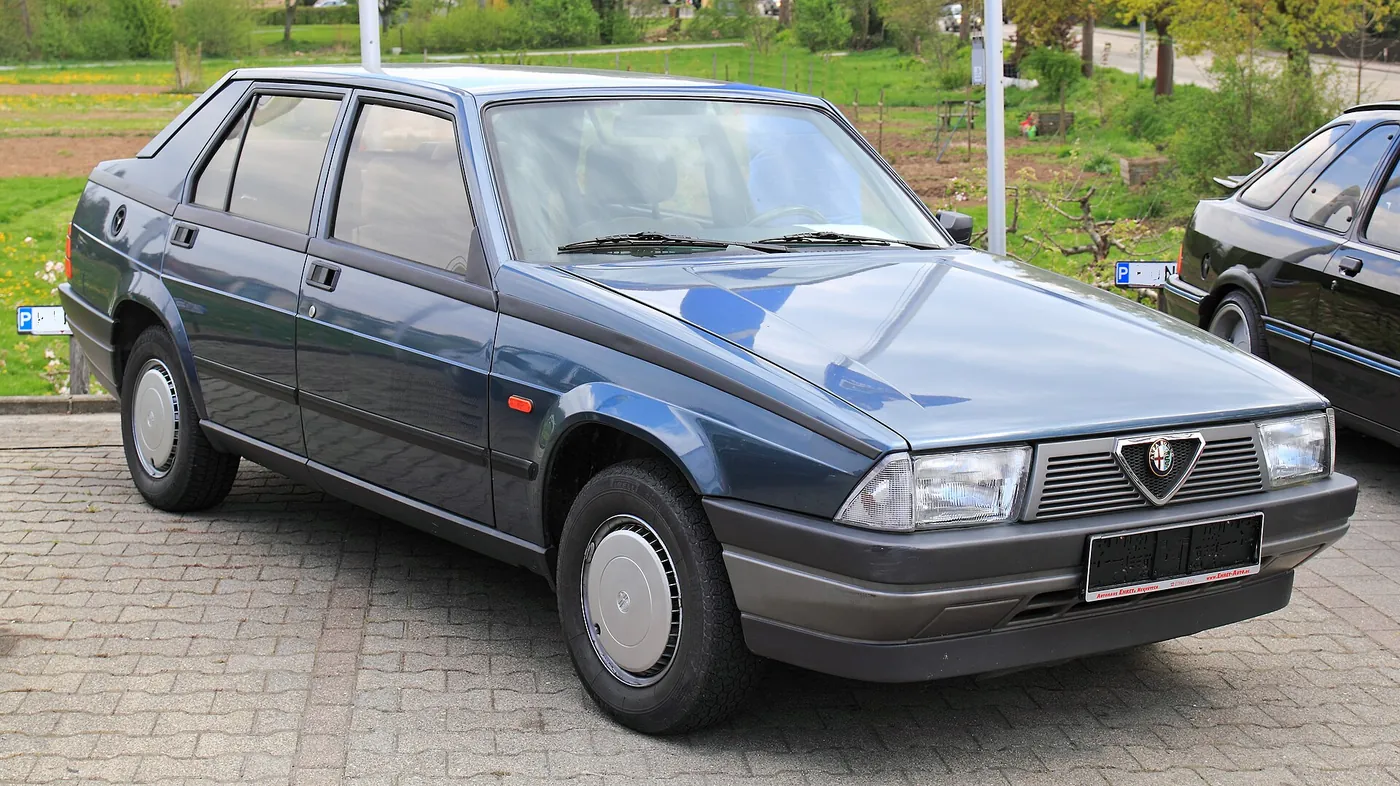 Alfa Romeo 75 — foto 6