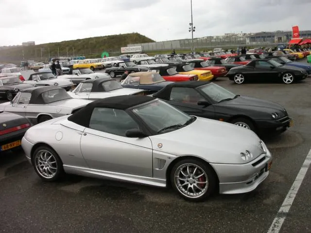 Alfa Romeo Spider 916 — foto 1