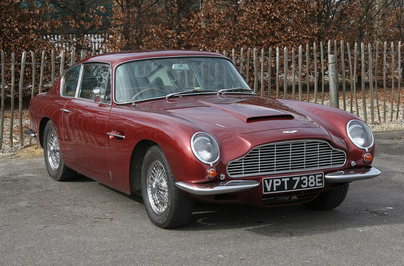 Aston Martin DB6 — foto 2