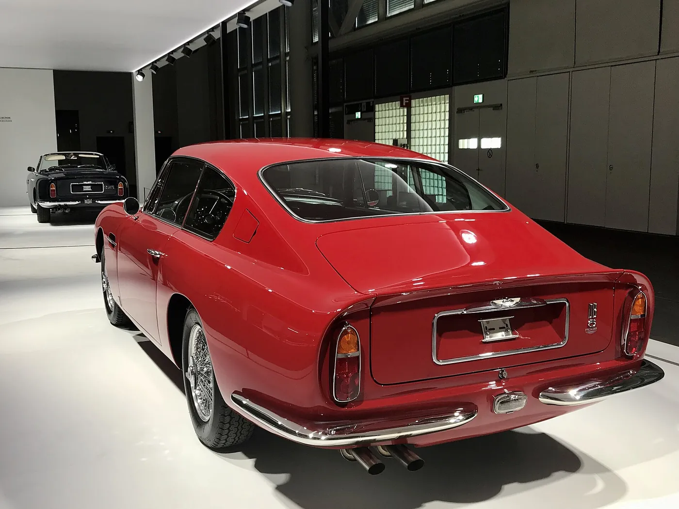 Aston Martin DB6 — foto 4