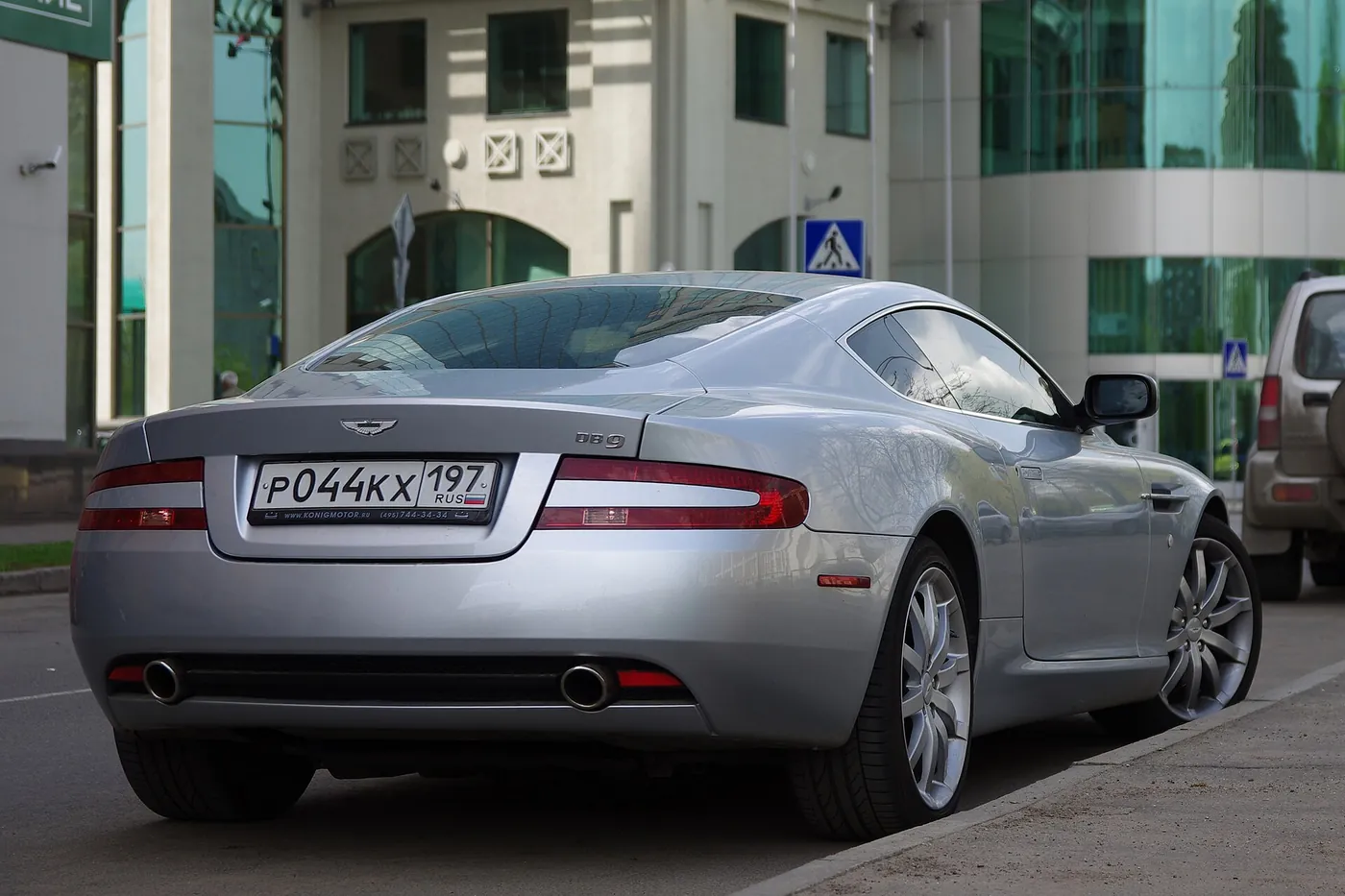 Aston Martin DB9 — foto 1