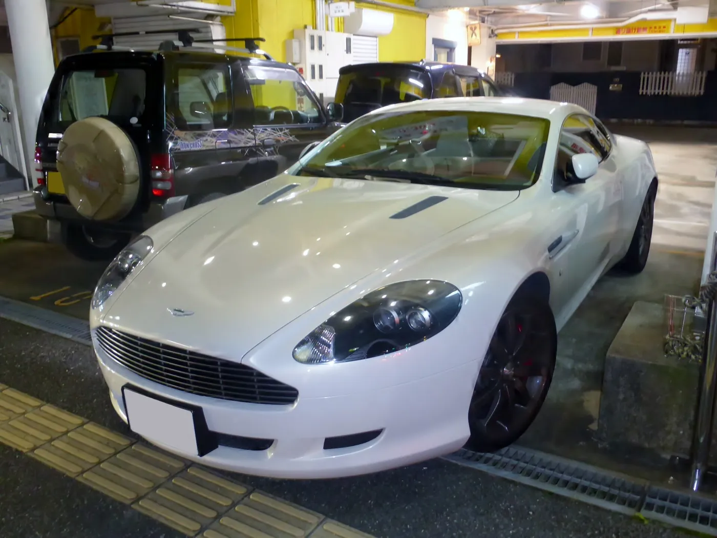 Aston Martin DB9 — foto 2