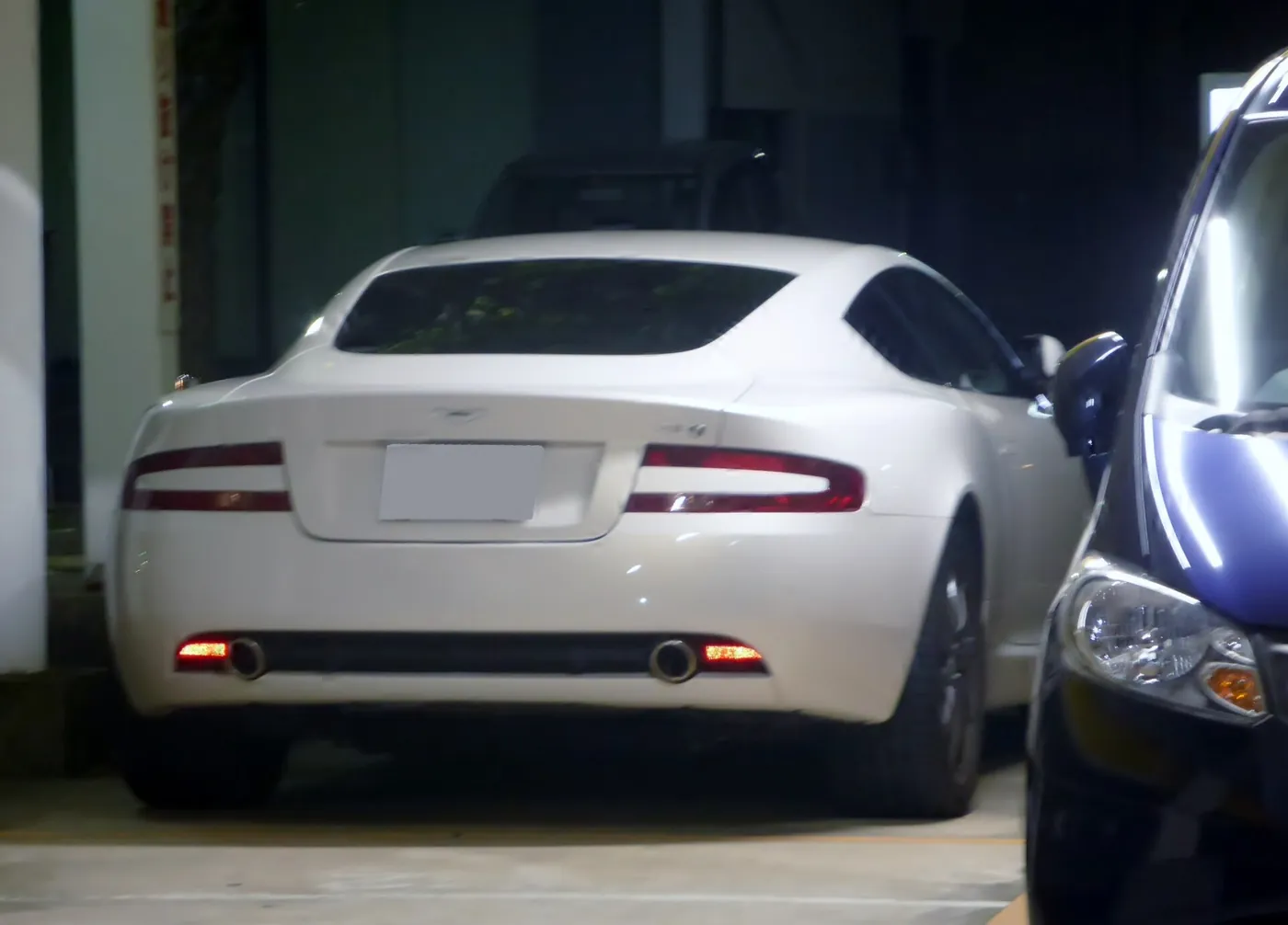 Aston Martin DB9 — foto 3