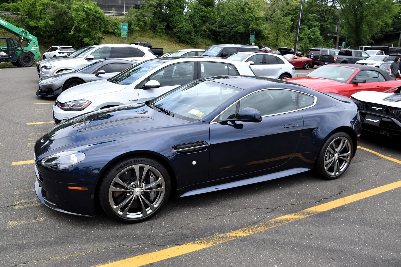 Aston Martin V12 Vantage — foto 3