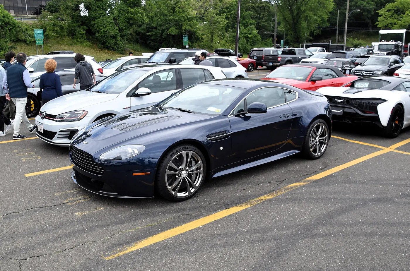 Aston Martin V12 Vantage — foto 5