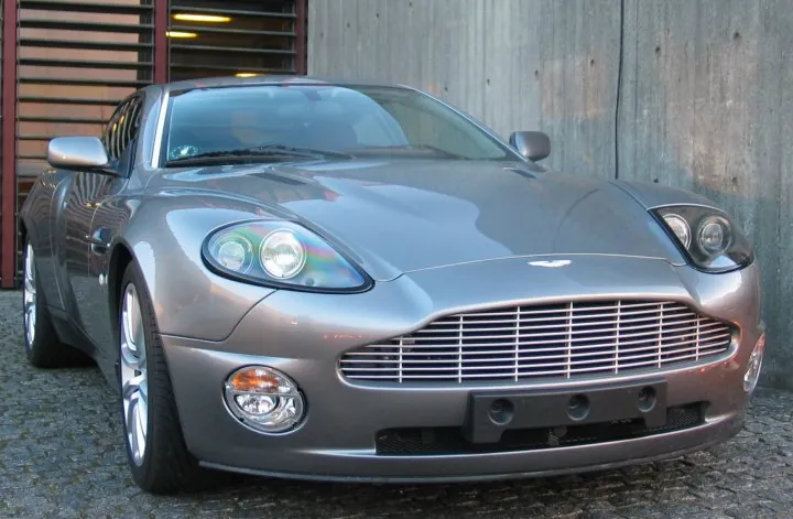 Aston Martin Vanquish — foto 4