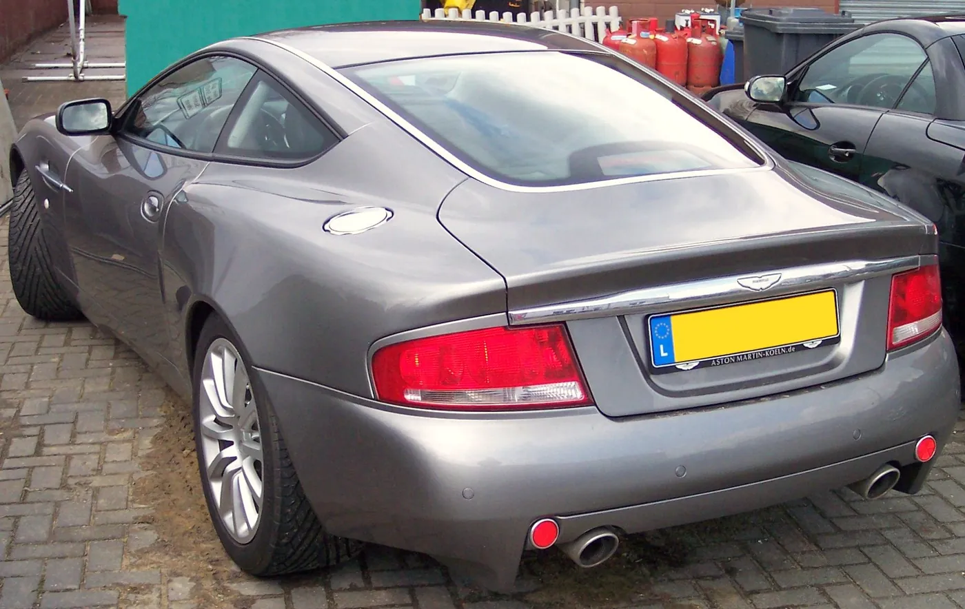 Aston Martin Vanquish — foto 5