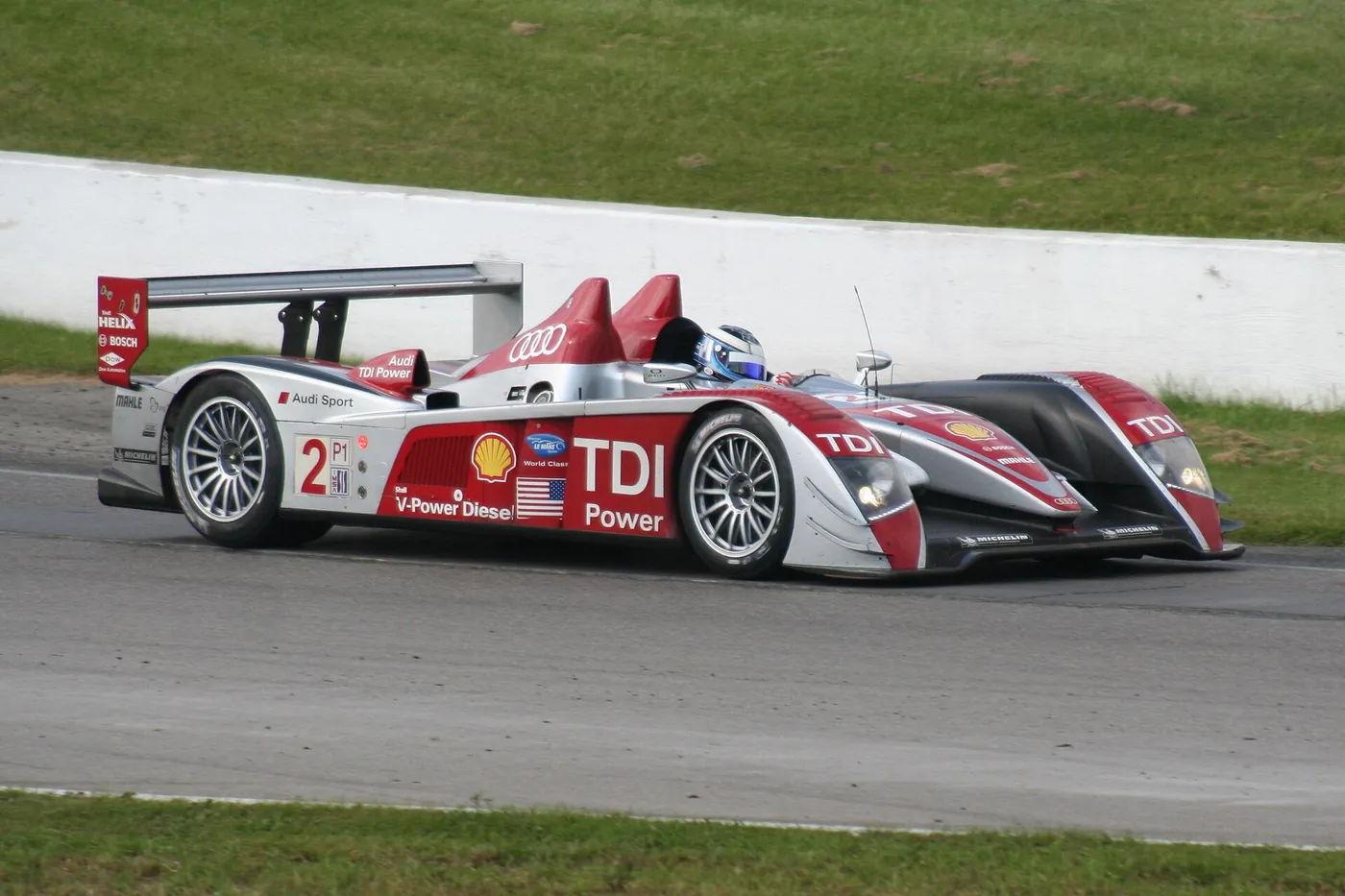 Audi R10 TDI — foto 1