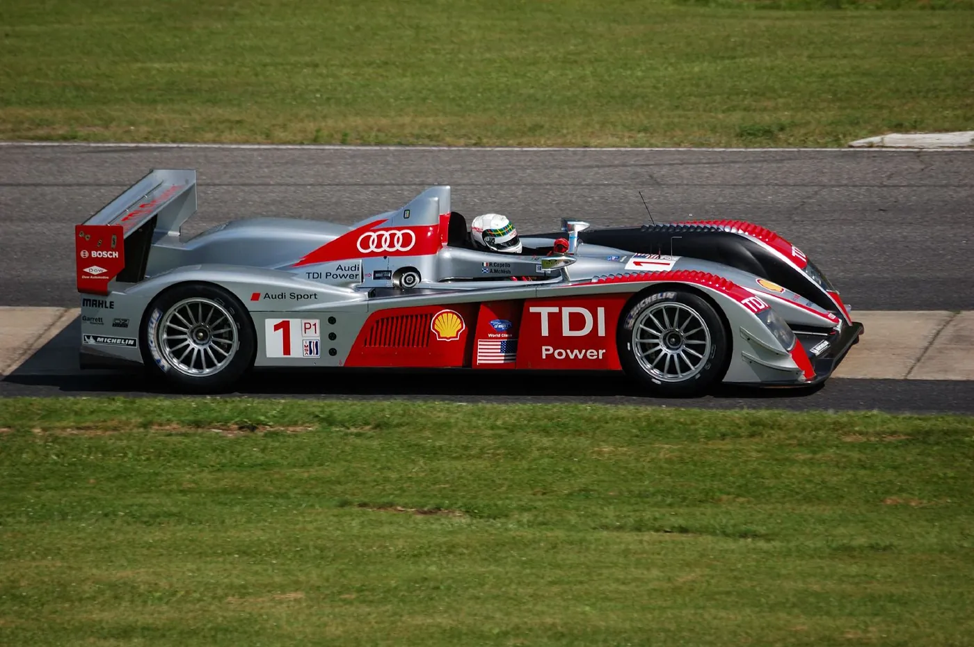 Audi R10 TDI — foto 6