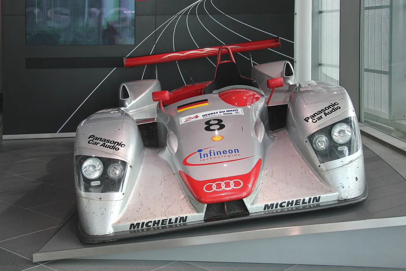 Audi R8 LMP — foto 2