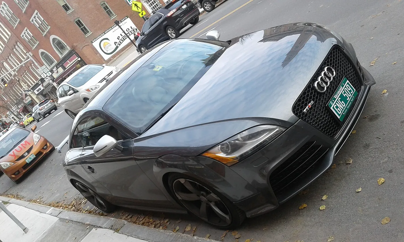 Audi TT — foto 1