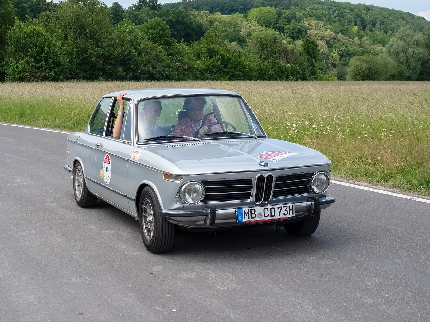 BMW 2002 — foto 1