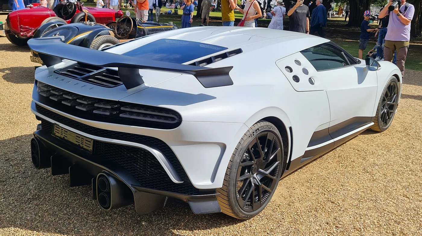 Bugatti Centodieci — foto 5