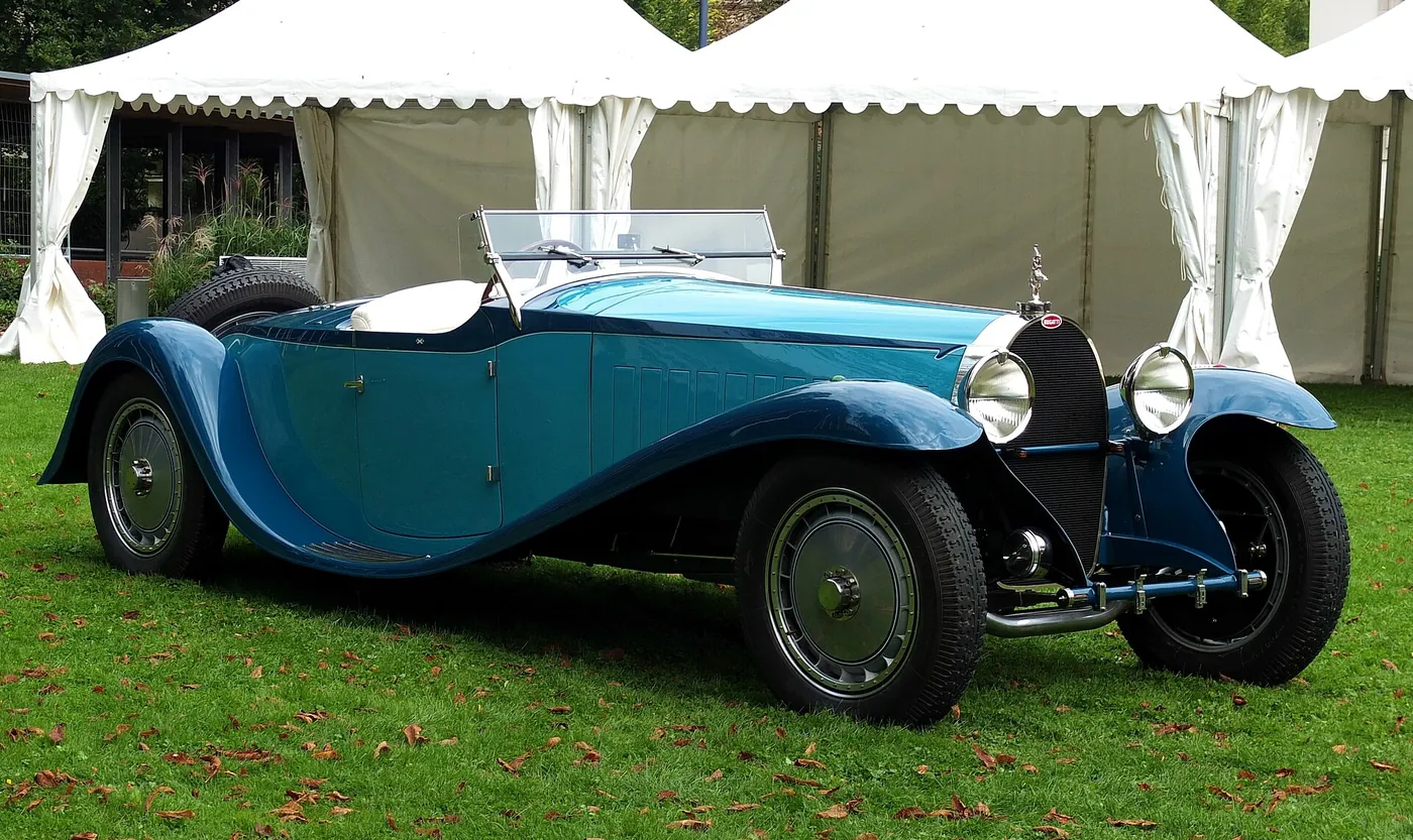 Bugatti Typ 41 "La Royale", Chassis #41-111 (1932), Coupé de Ville coachwork built by Henri Binder 1935

Pebble Beach Co
