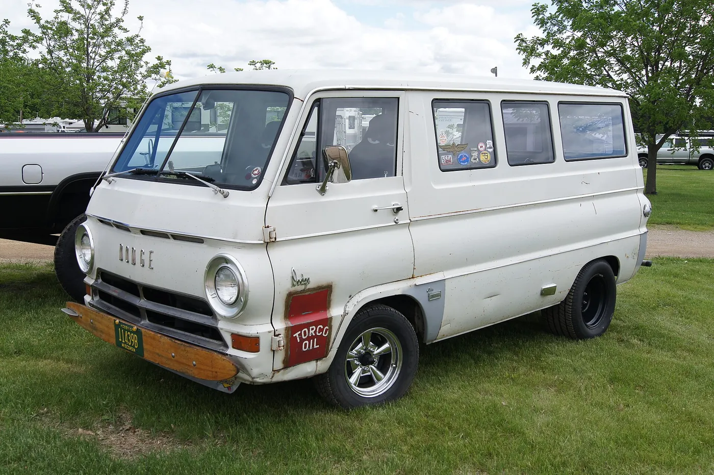 Dodge Custom Sportsman — foto 2