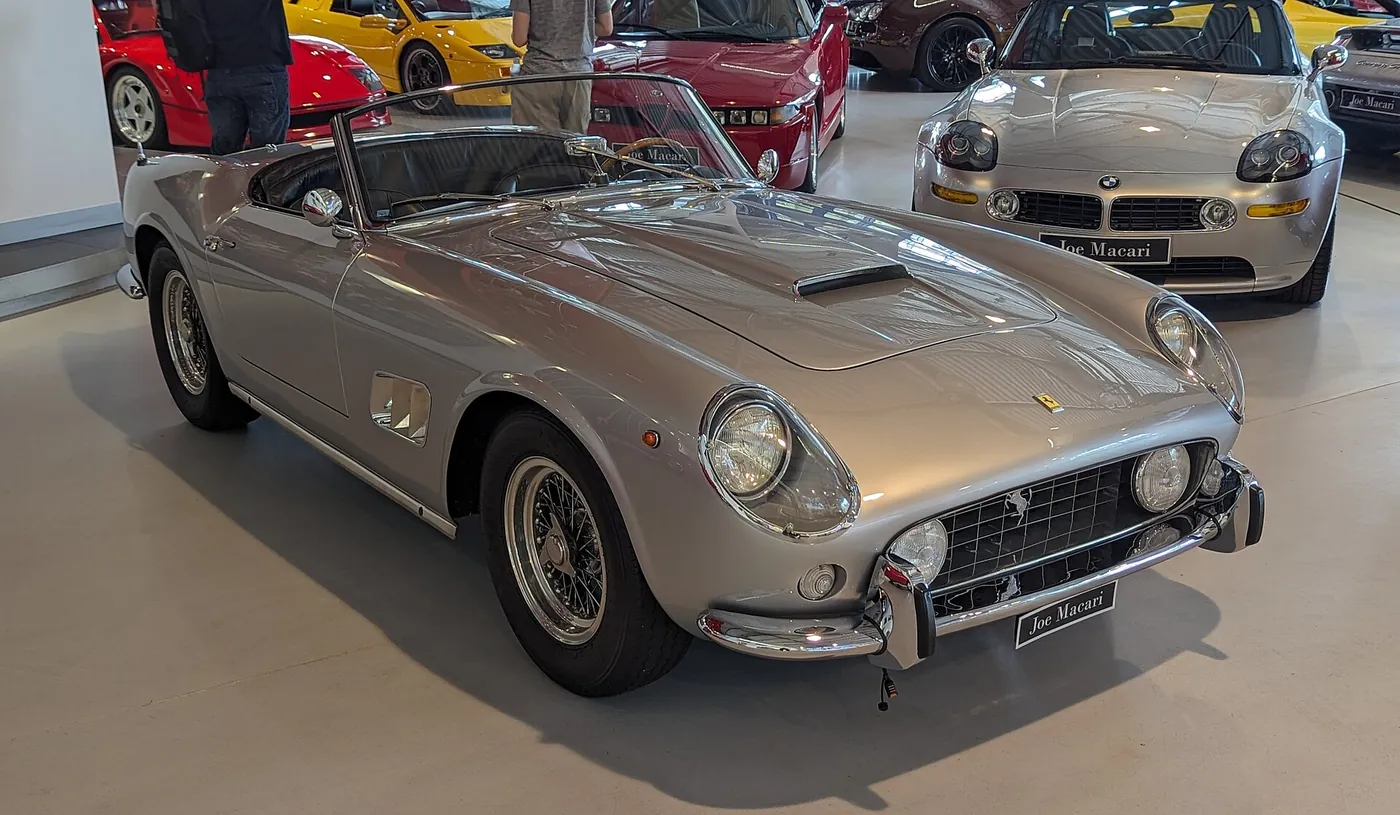 Ferrari 250 GT California — foto 4