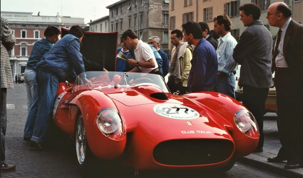 Ferrari 250 Testa Rossa — foto 4