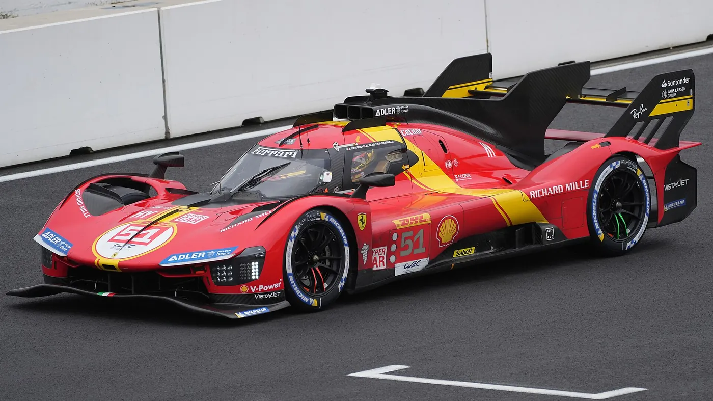 Ferrari 499P — foto 1