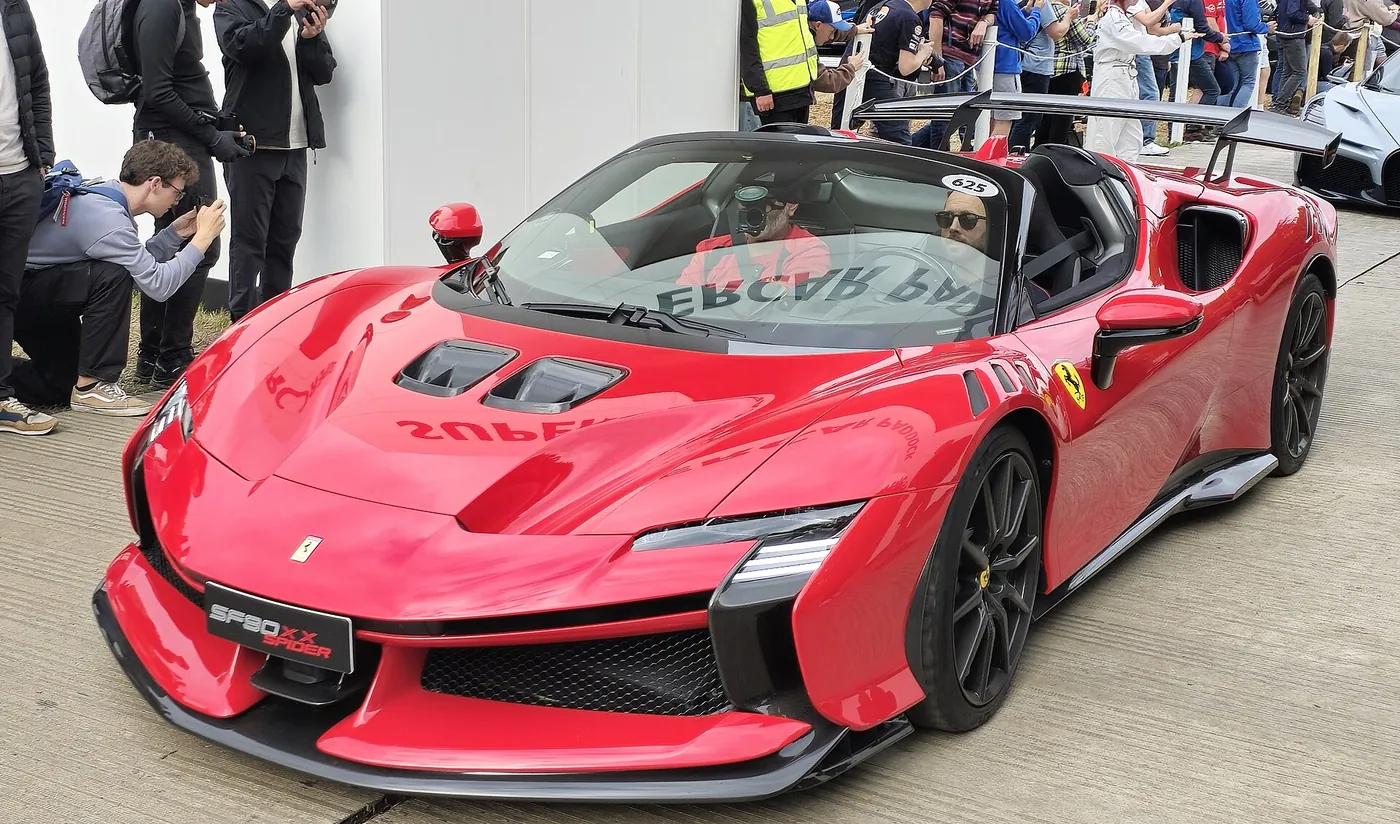 Ferrari SF90 XX Stradale — foto 1