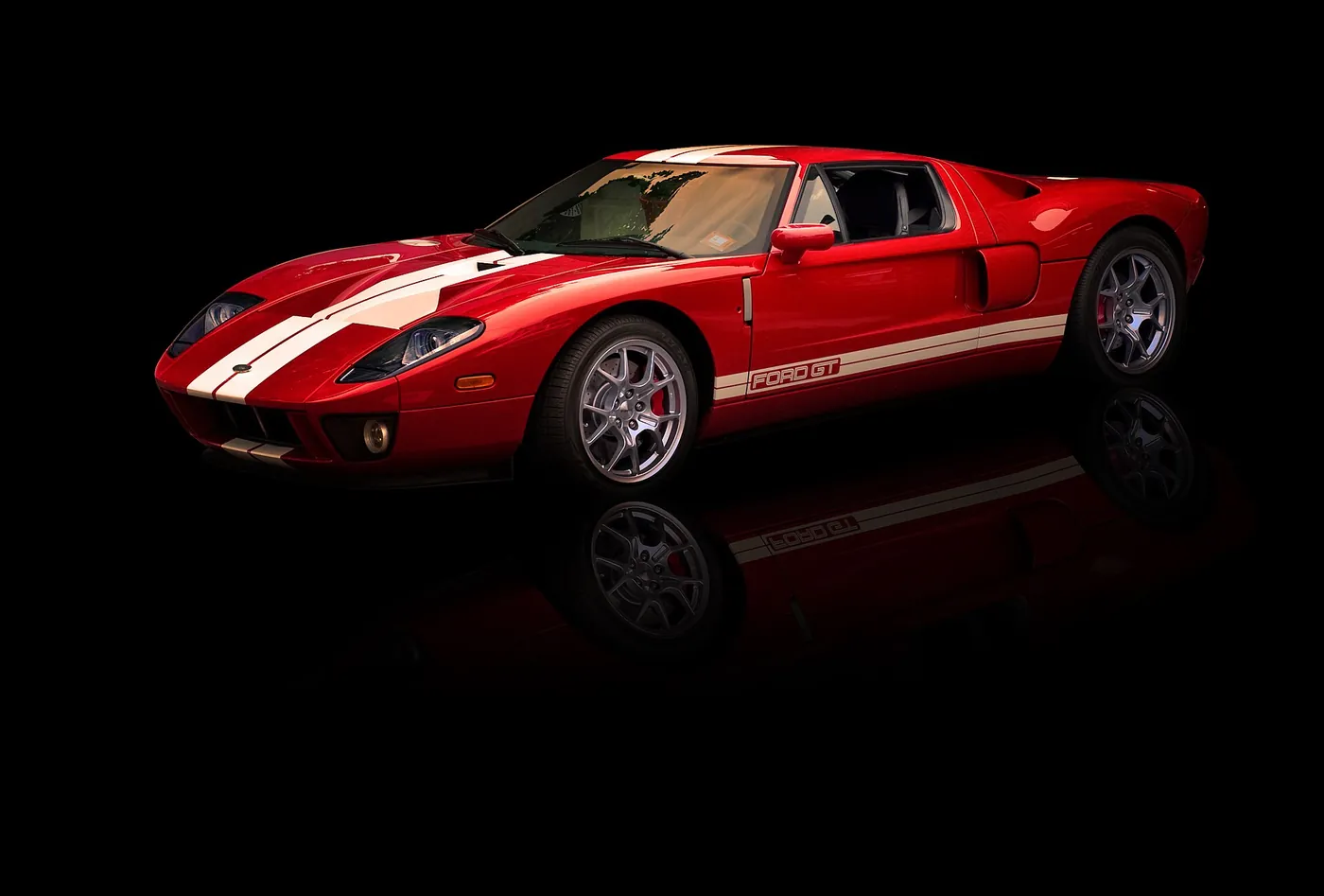 Ford GT — foto 1