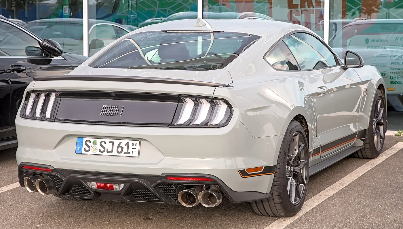 Ford Mustang Mach 1 — foto 1