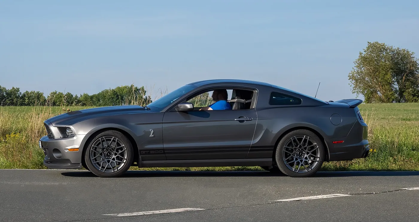 Ford Mustang Shelby GT500 — foto 2