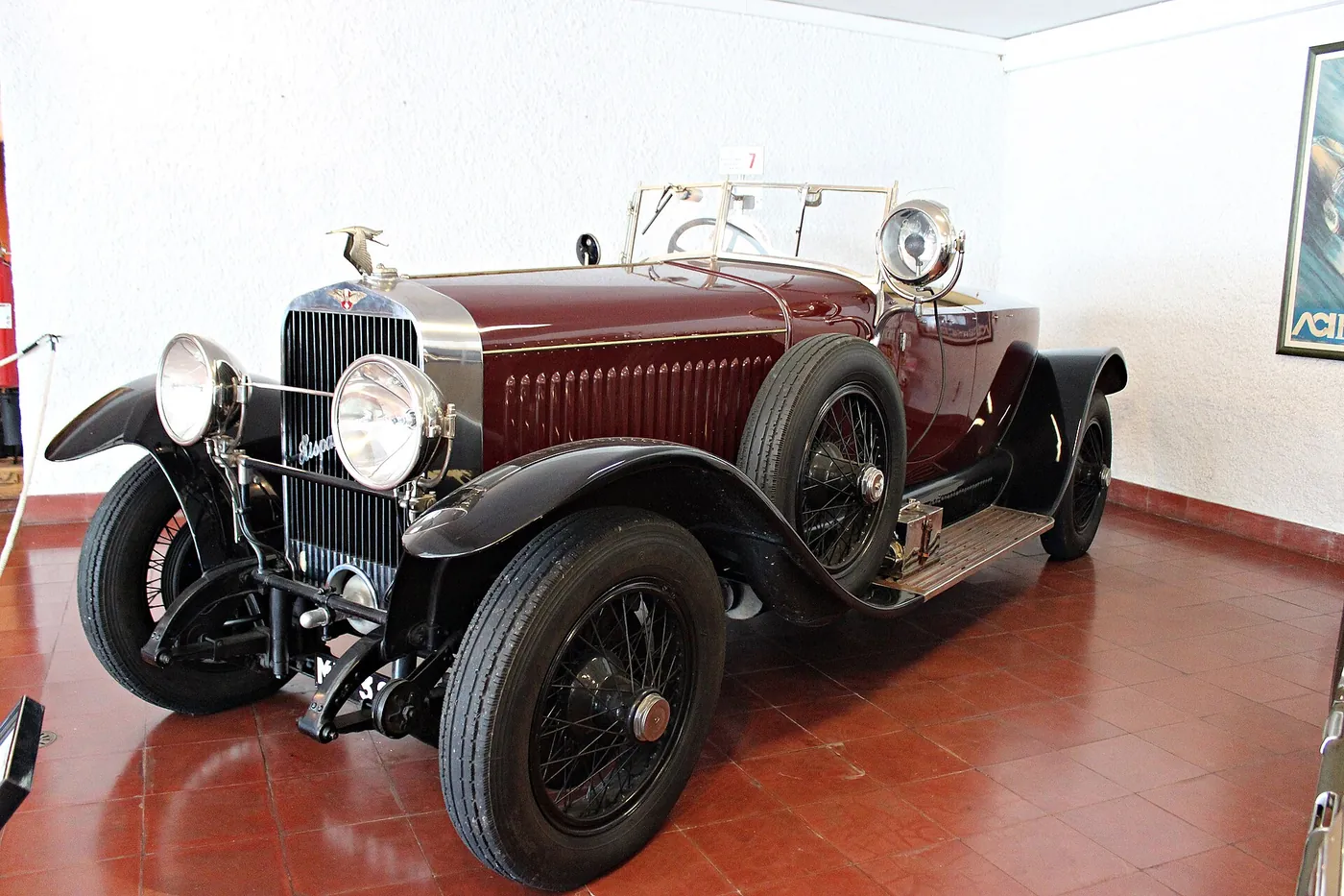 Hispano-Suiza H6B Dual-Cowl Phaeton (1924) carrozado por Million-Guiet. Una de las 2.614 unidades originales.
