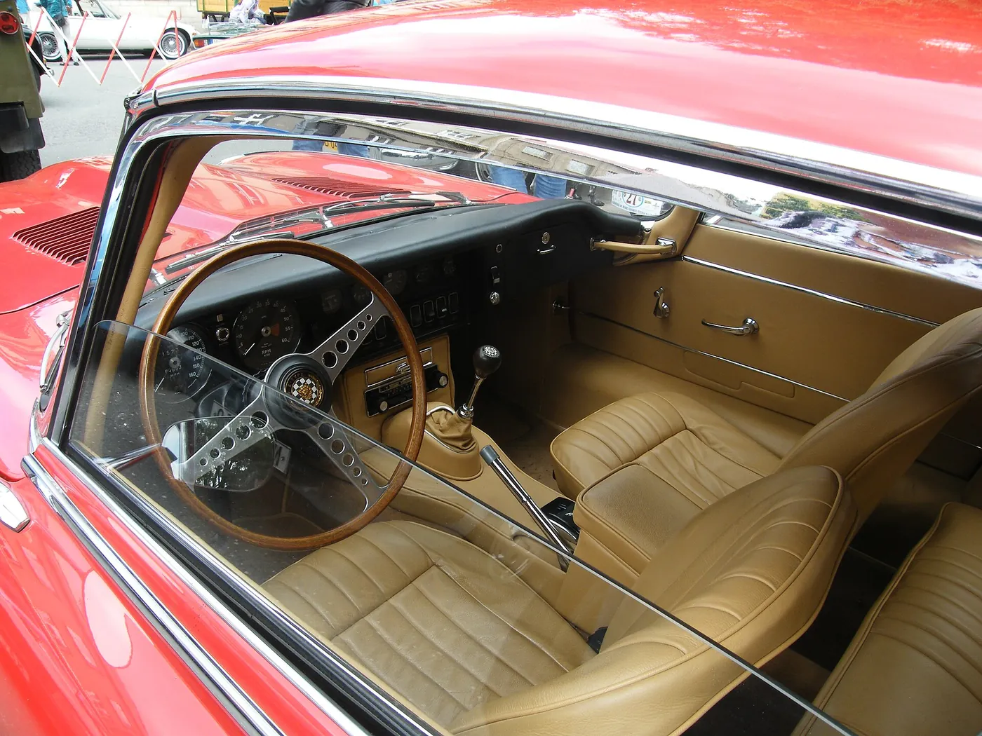 Jaguar E-Type — foto 5