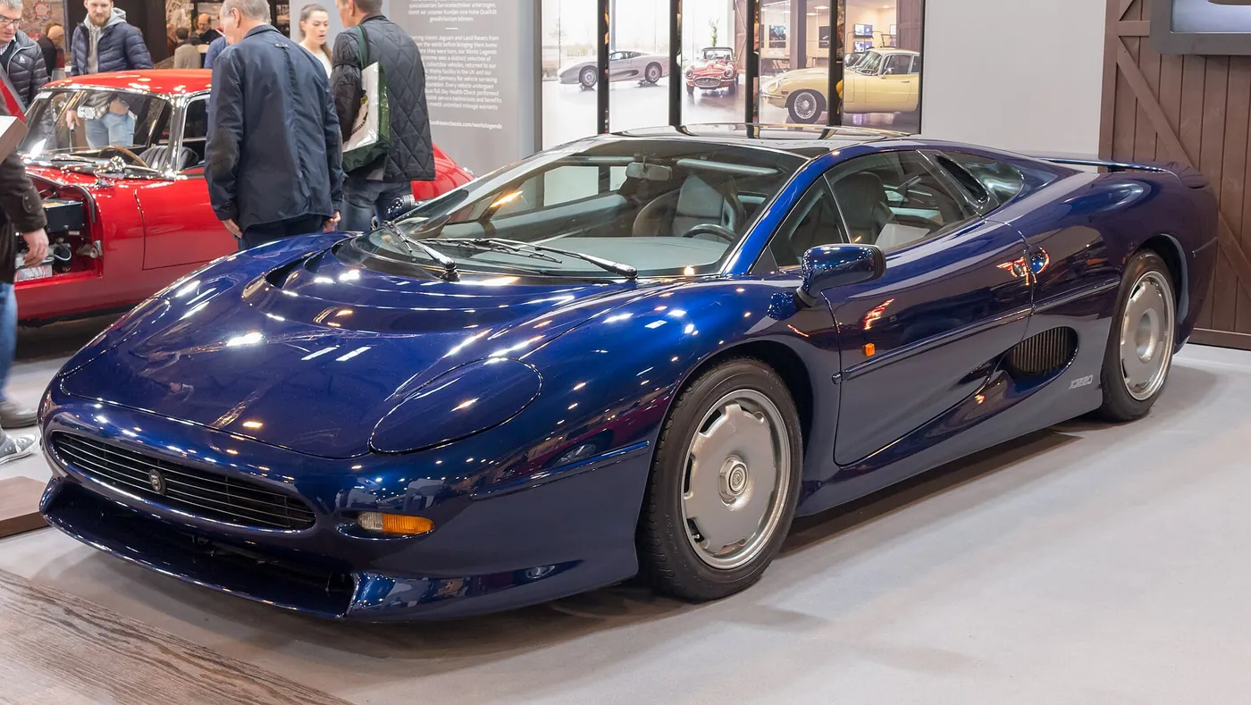 Jaguar XJ220 — foto 4