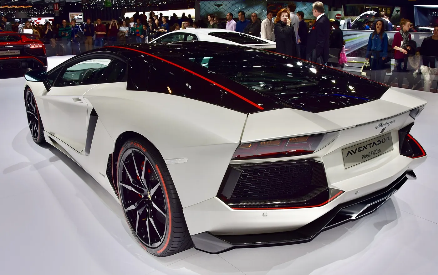 Lamborghini Aventador — foto 2
