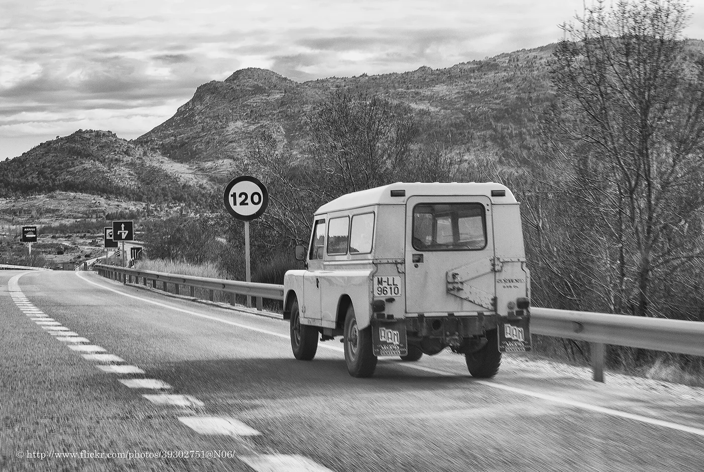 Land Rover Santana 109 — foto 2