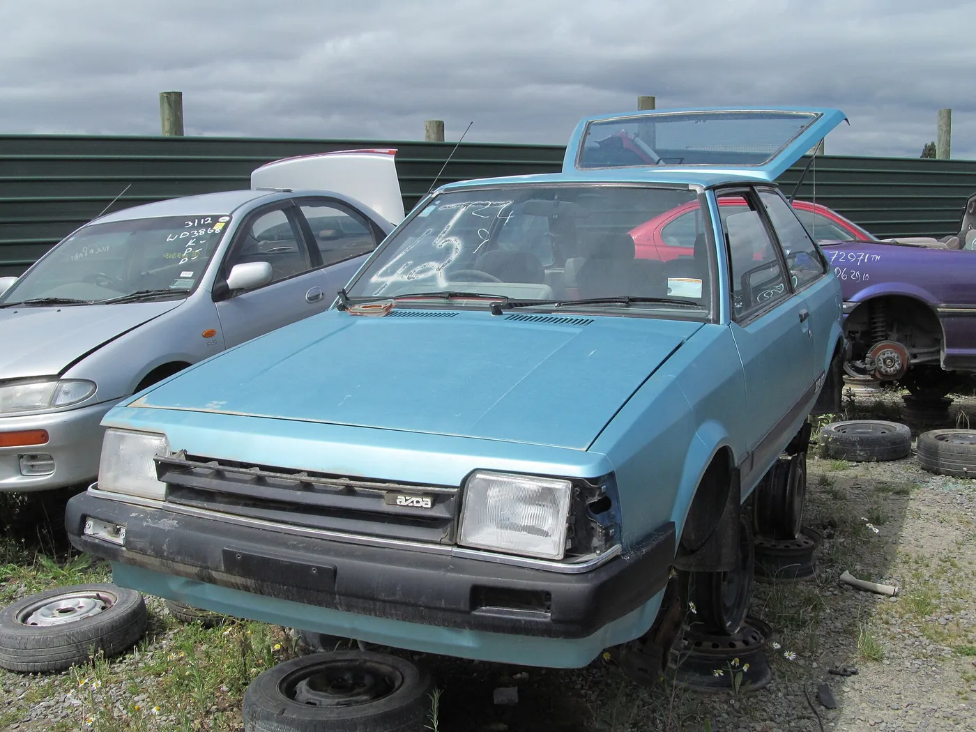 Mazda 323 — foto 3