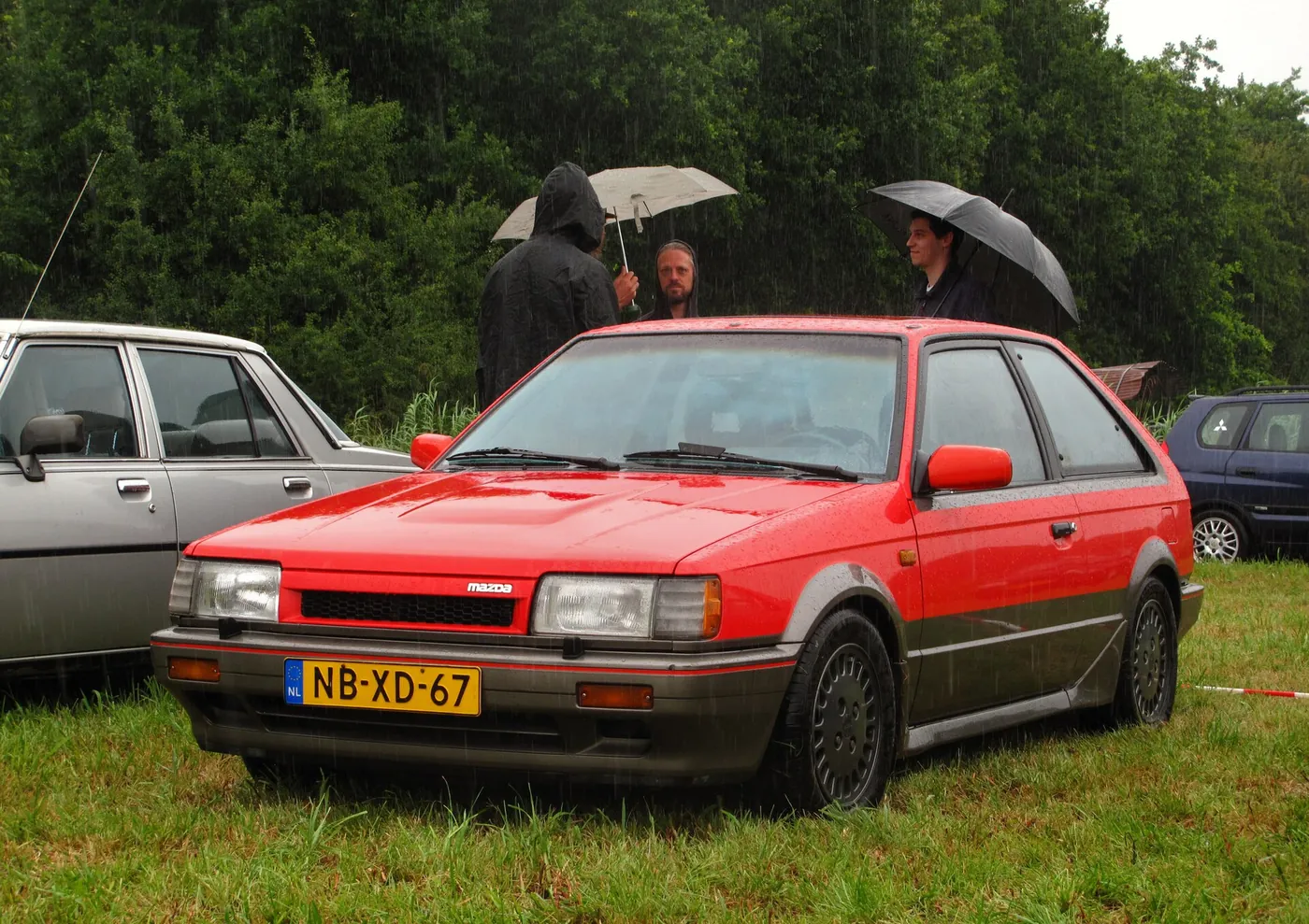 Mazda 323 — foto 5