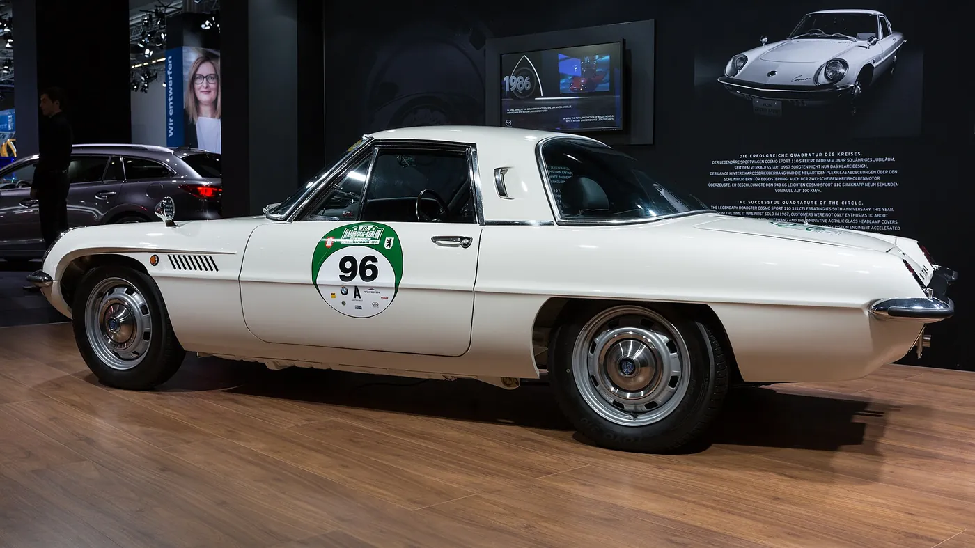 Mazda Cosmo — foto 1