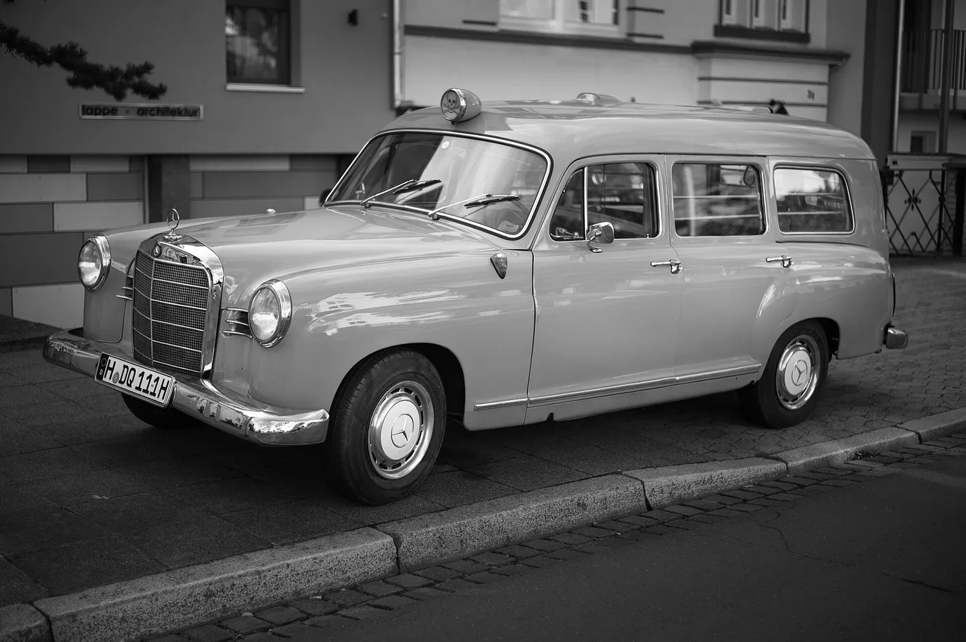 Mercedes-Benz W123 Binz — foto 1