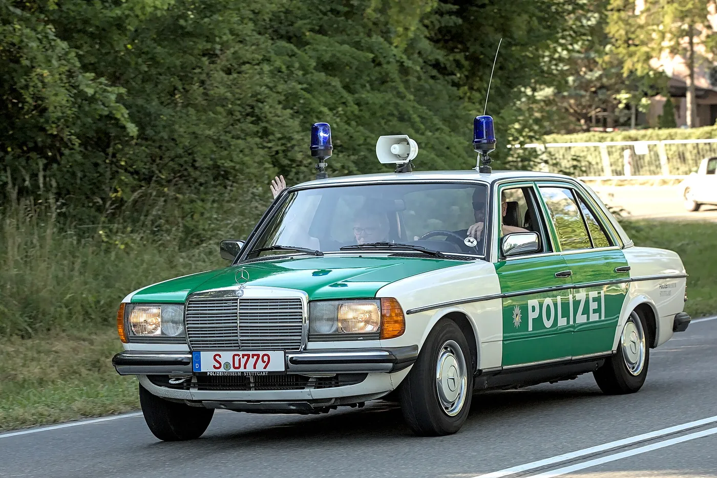 Mercedes-Benz W123 — foto 1