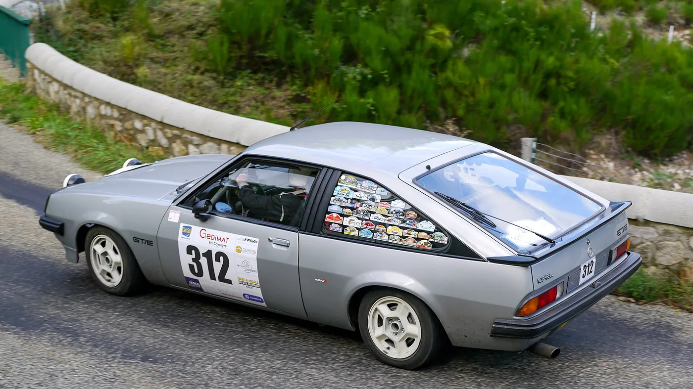 Opel Manta — foto 1