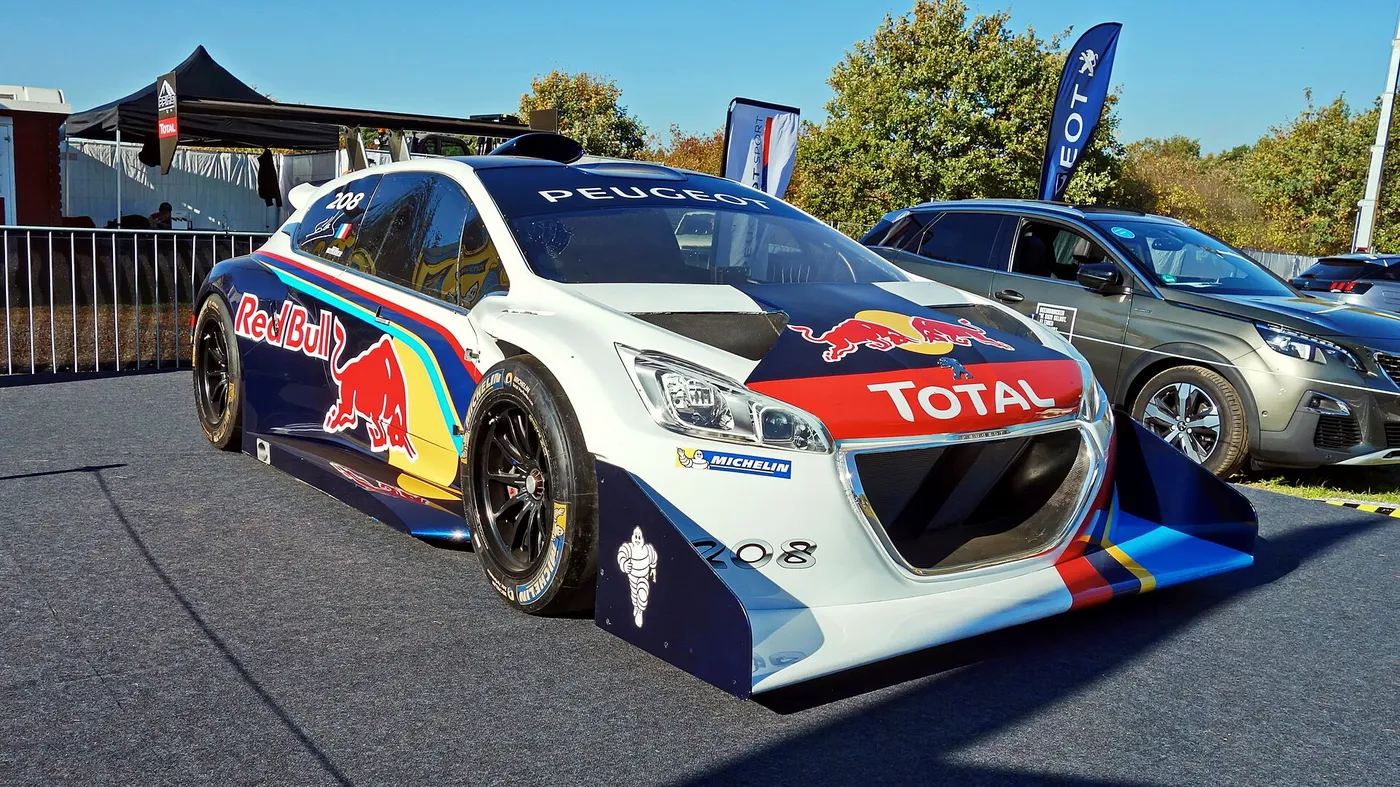 Peugeot 208 T16 — foto 3