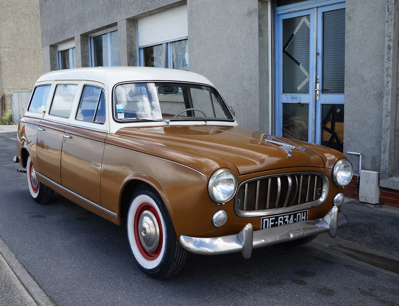 Peugeot 403 — foto 1
