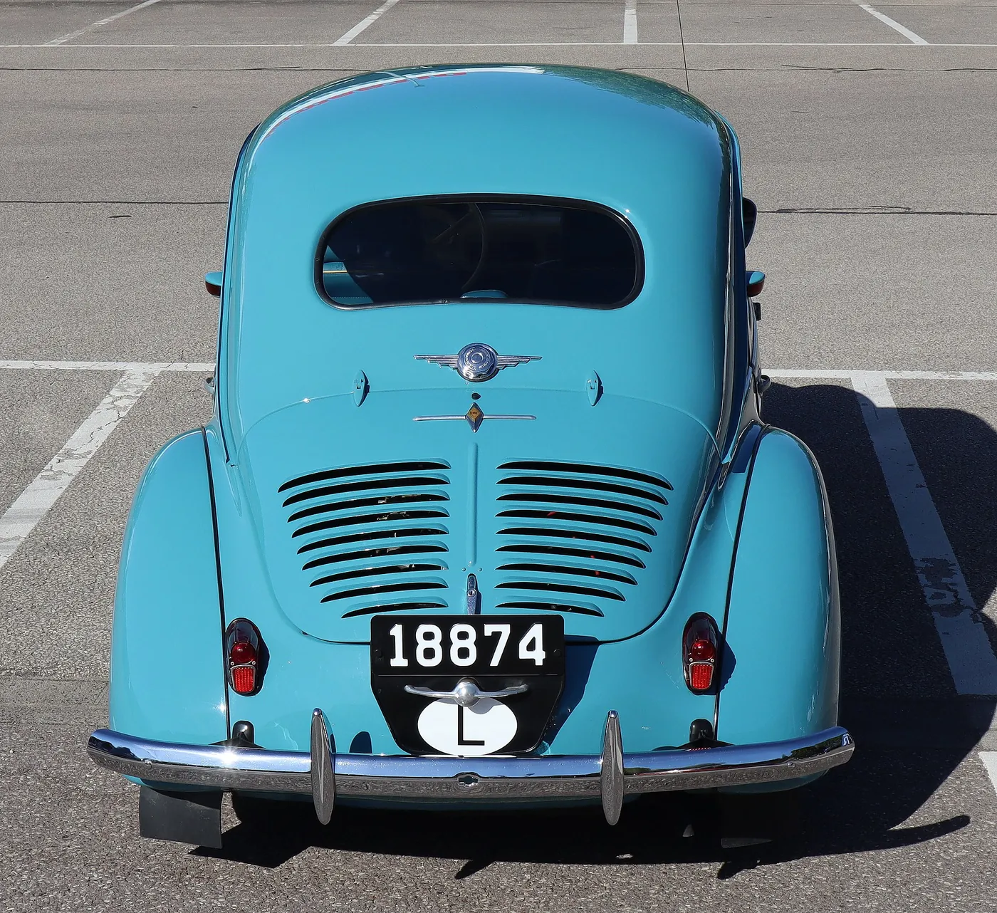 Renault 4, Ausführung der Bauzeit 1967 bis 1974; 4-Zylinder-Motor, 850 cm³, 34 PS, Frontantrieb, 4-Gang-Getriebe