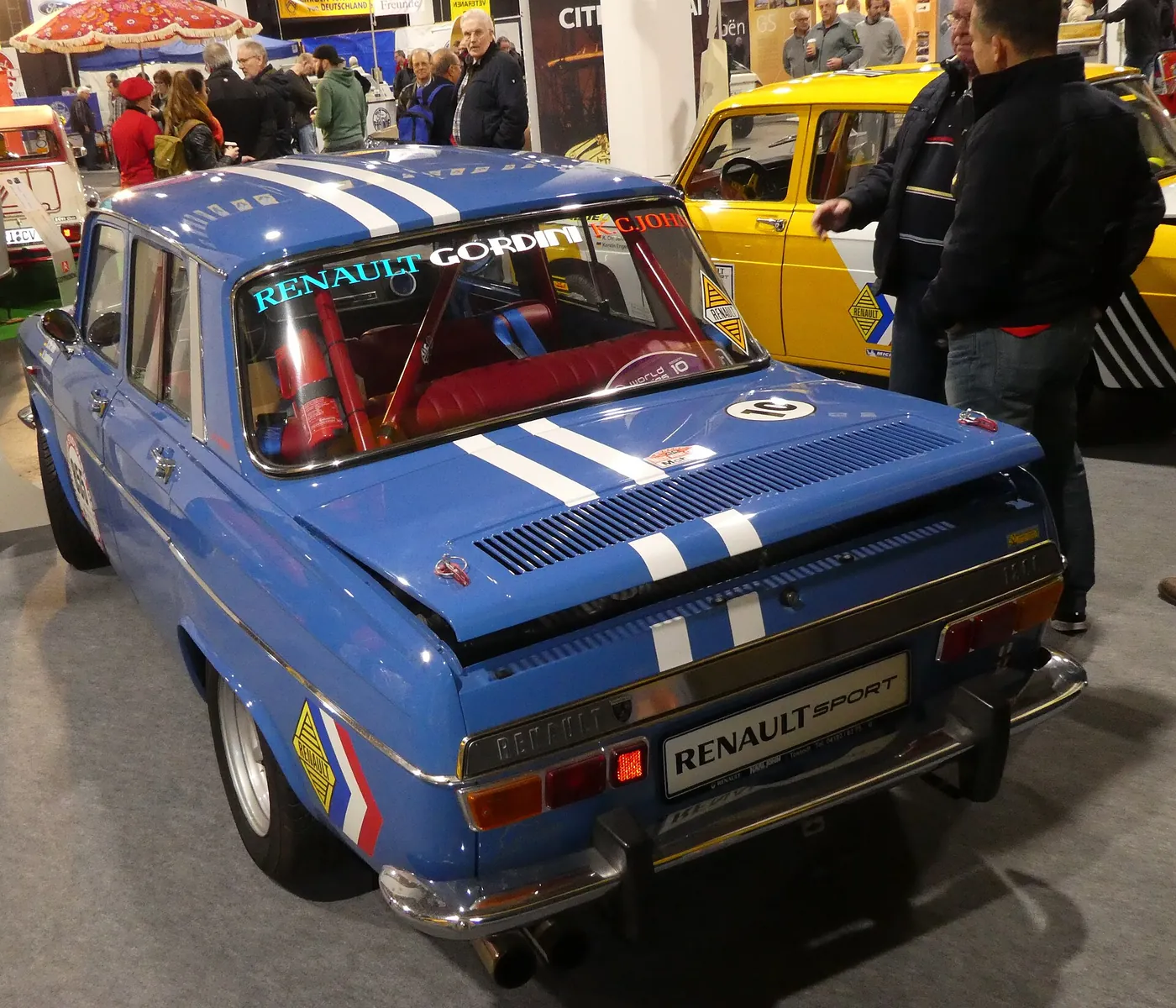 Renault 8 — foto 1