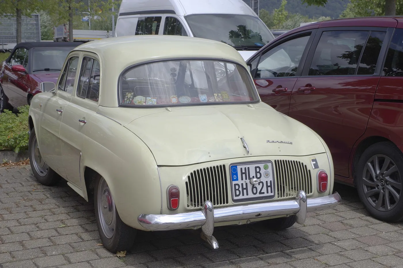 Renault Dauphine — foto 1
