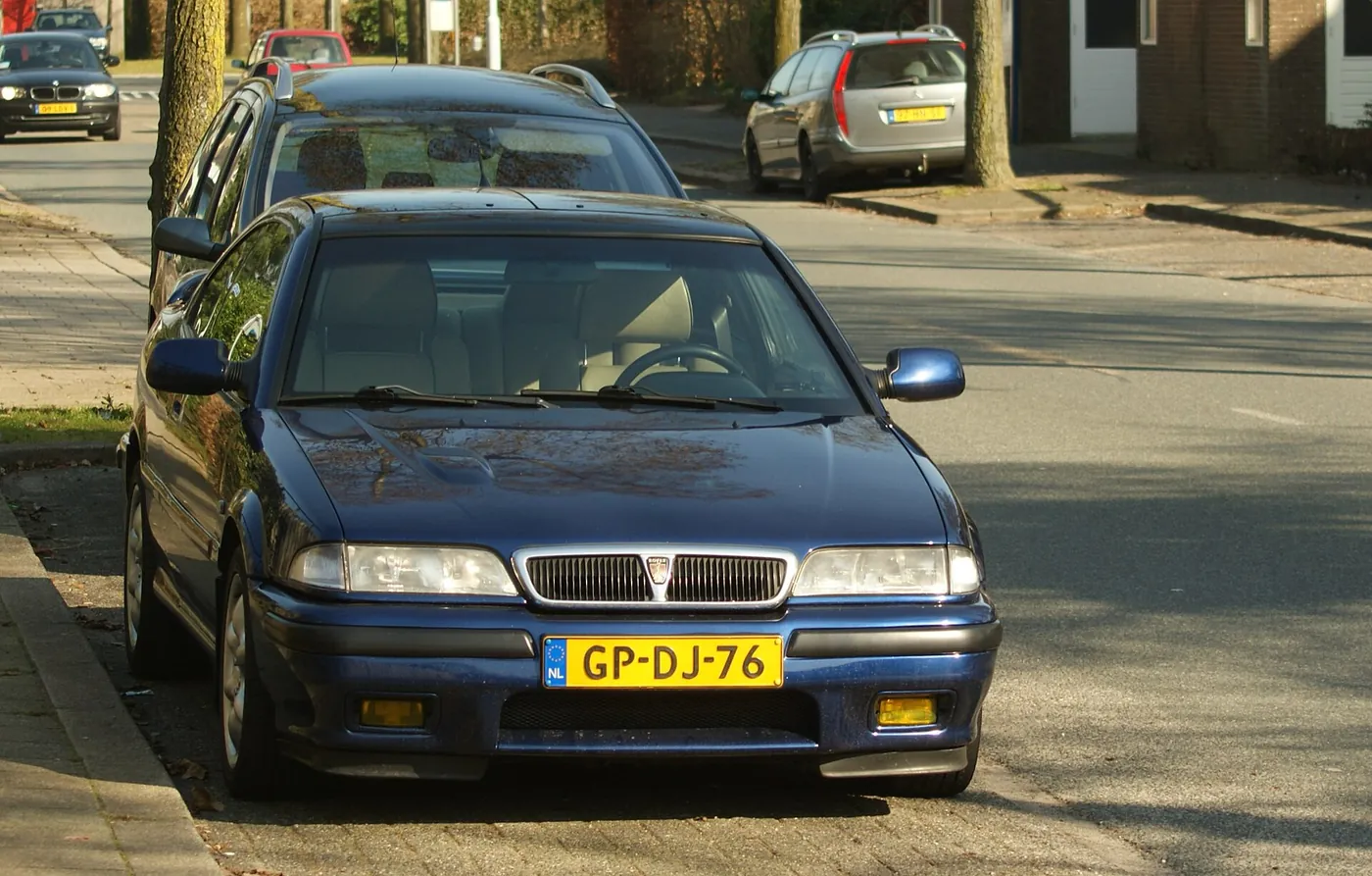 Rover 220 — foto 2