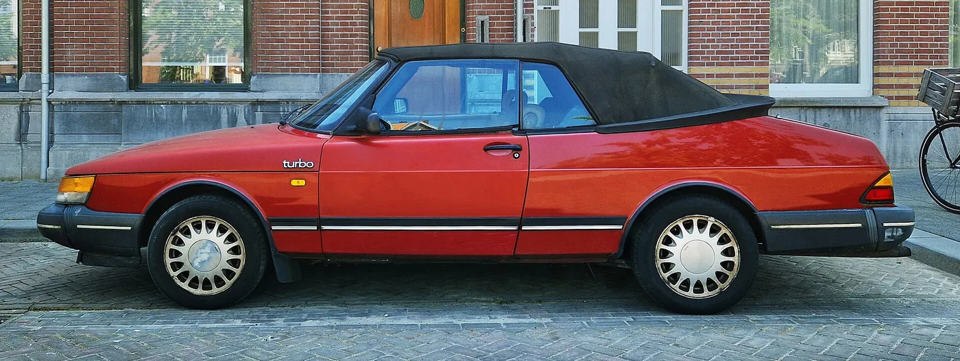 Saab 900 — foto 1