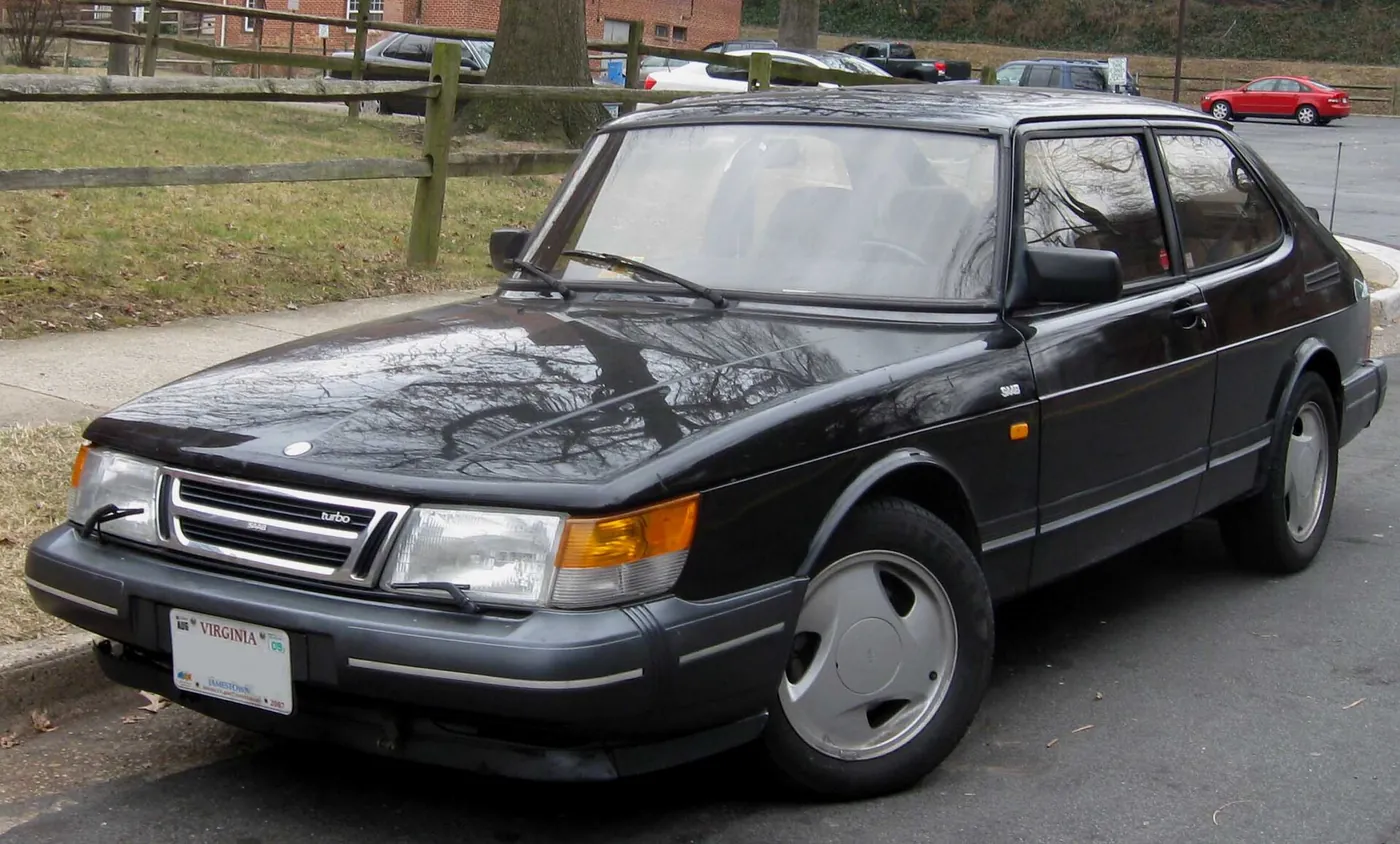 Saab 900 — foto 4