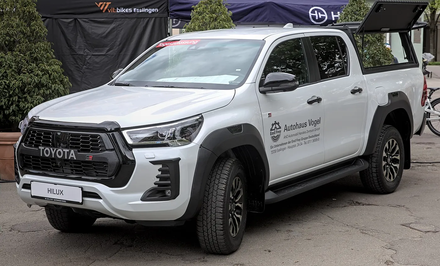 Toyota Hilux — foto 2