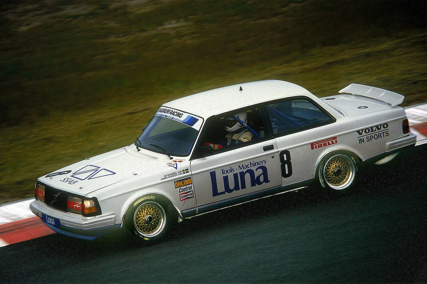 Volvo 240 — foto 1