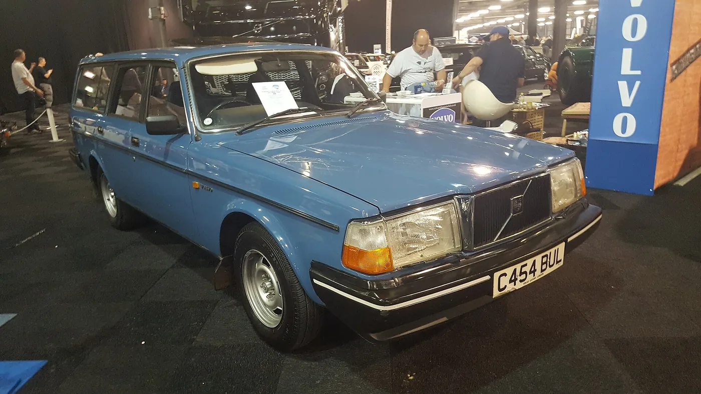 Volvo 245 — foto 4