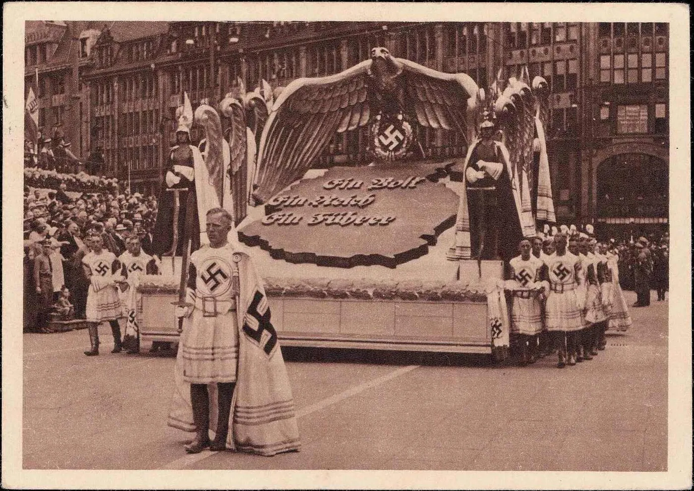 Festzug Schonheit u Freude zur 5 Reichstagung der Kraft durch Freude KdF Hamburg 1939 Der erhebende Anschluss Wagen Gros