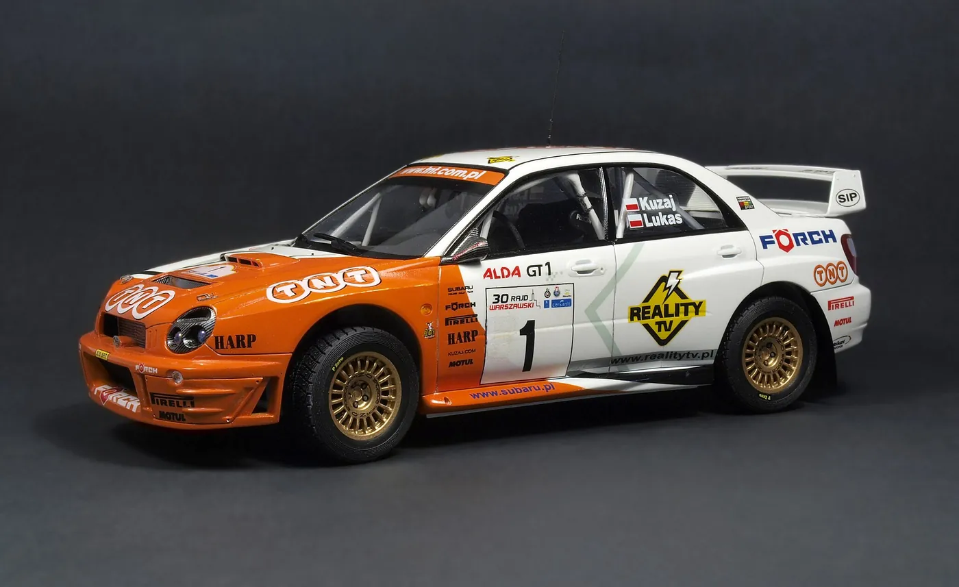 Subaru Impreza WRX 2001, generación Bugeye. Faros redondos que dividieron a los fans.
